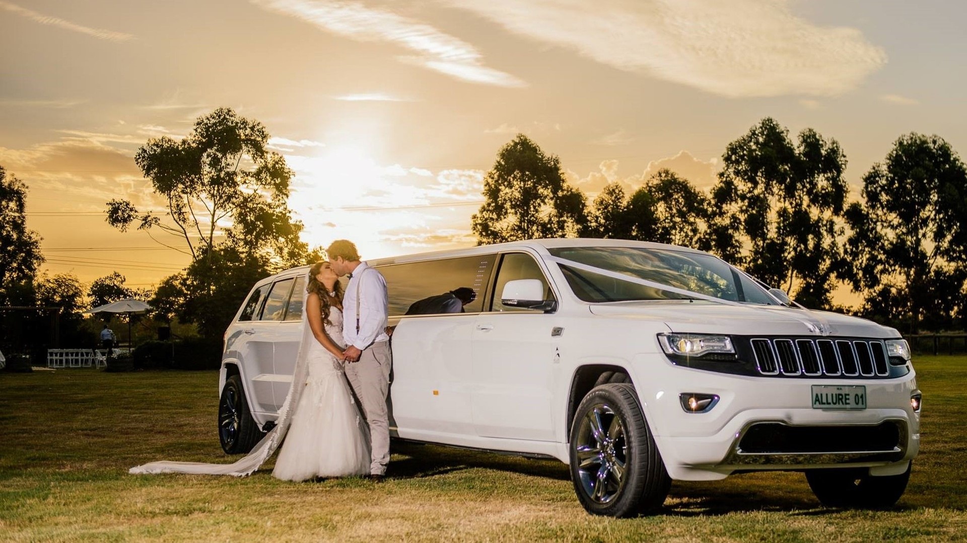 Luxury limo for weddings